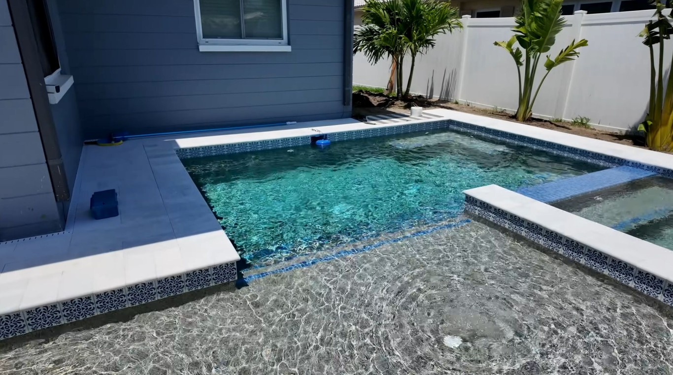Reliable pool technicians serving Daly City, CA and surrounding areas